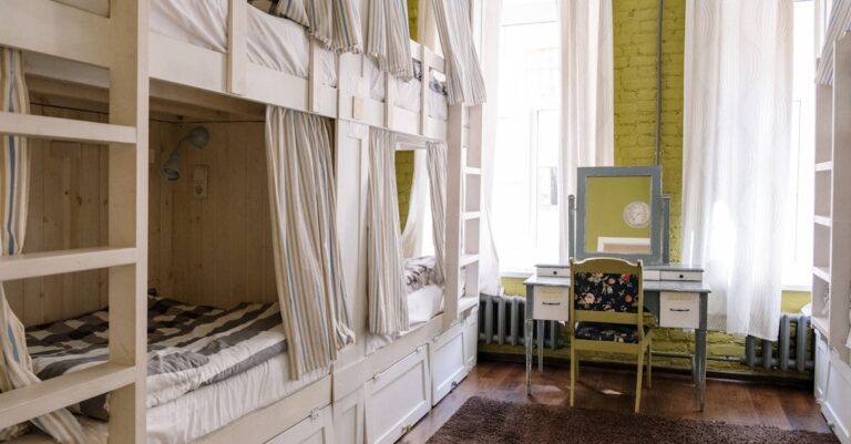 découvrez des astuces et conseils pratiques pour voyager à petit budget, profiter de destinations incontournables sans vous ruiner et organiser facilement vos prochaines aventures économiques.