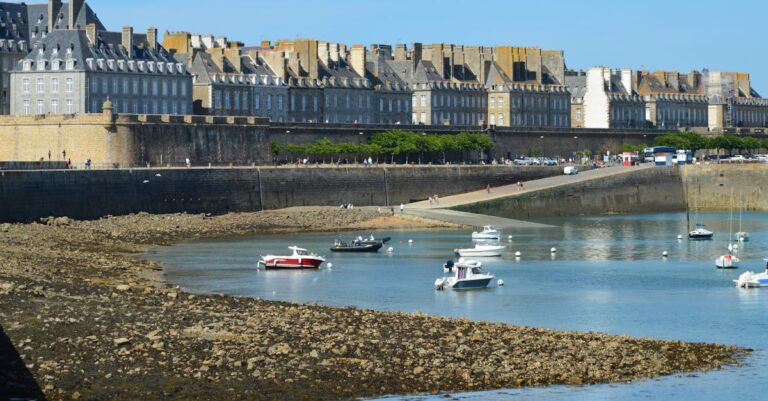 découvrez les meilleurs hôtels à saint-malo pour vivre une expérience inoubliable lors de la formule 1. hébergement confortable et proche des circuits.