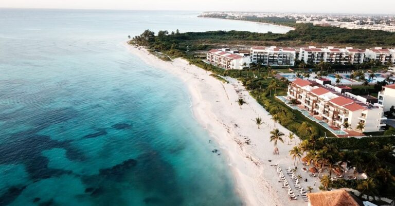 découvrez les meilleurs hôtels en bord de mer en normandie pour un séjour inoubliable alliant confort et vues panoramiques sur la côte.