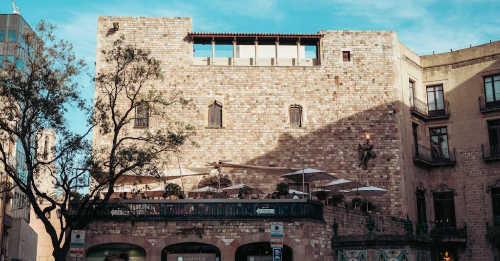 découvrez les meilleurs hôtels au centre-ville de barcelone pour un séjour inoubliable alliant confort, proximité des attractions et ambiance catalane.