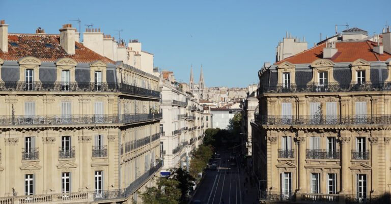 trouvez les meilleurs hôtels économiques à marseille pour un séjour confortable et abordable. découvrez nos offres spéciales et réservez dès maintenant votre hébergement au meilleur prix.