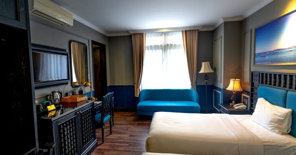 découvrez l'élégance et le confort du starck hotel, un lieu unique alliant design contemporain et services haut de gamme pour un séjour inoubliable.