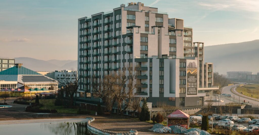 découvrez notre aparthotel offrant le confort d'un appartement avec les services d'un hôtel. idéal pour vos séjours professionnels ou touristiques, profitez d'espaces modernes, entièrement équipés et d'un emplacement privilégié.