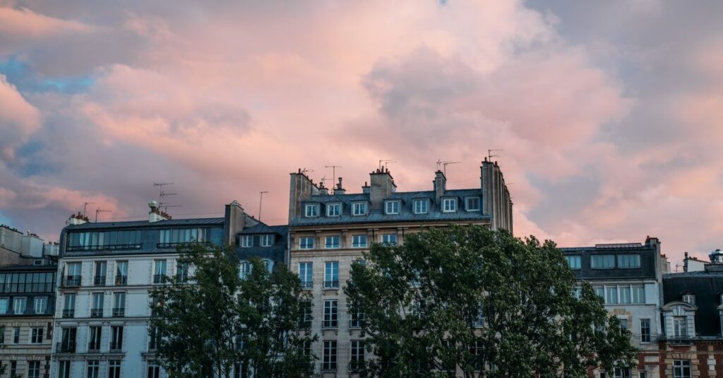 découvrez les hôtels starry night à paris, offrant une expérience unique sous un ciel étoilé, idéale pour un séjour romantique ou une escapade mémorable au cœur de la capitale.