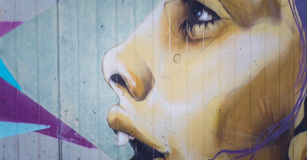 découvrez l'univers vibrant du street-art, une forme d'expression artistique urbaine qui transforme les murs en toiles colorées et engageantes.