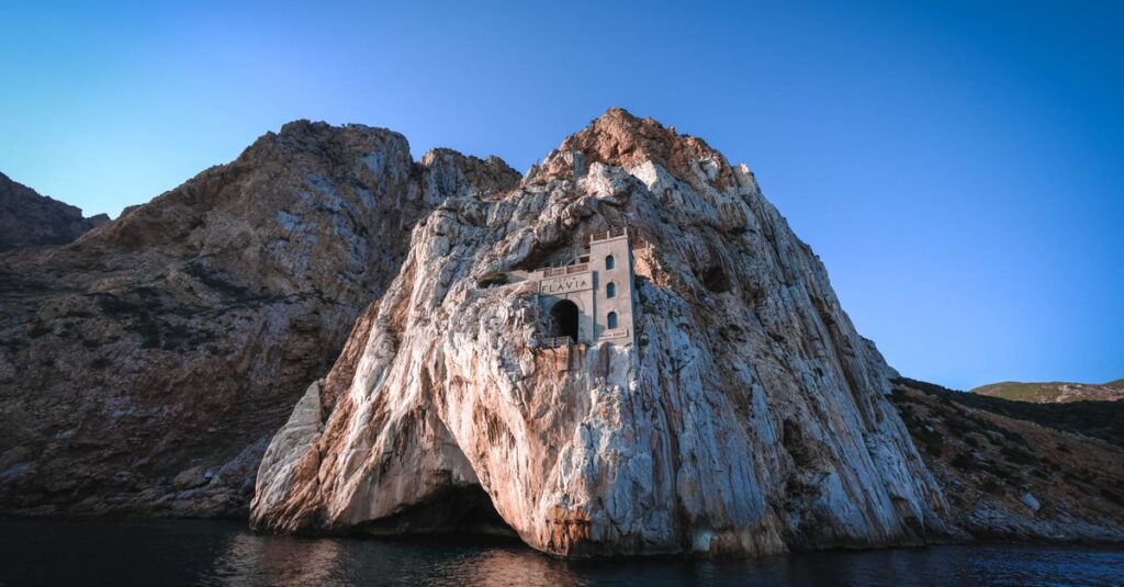découvrez les meilleures options d'hébergement en sardaigne, des hôtels de charme aux locations de vacances, pour un séjour inoubliable sur cette île méditerranéenne.