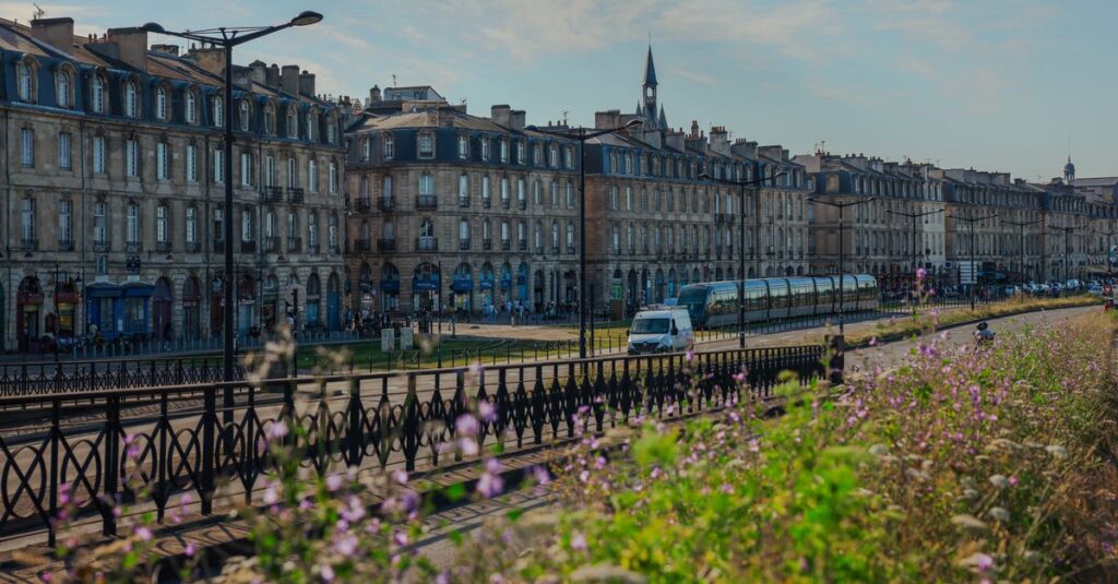 découvrez les hôtels étoilés à bordeaux : comparez les établissements, explorez leurs services et trouvez l’adresse idéale pour votre séjour.