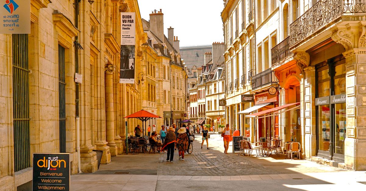 découvrez des hôtels pas chers à mâcon et comparez les options pour trouver un hébergement confortable au meilleur prix.