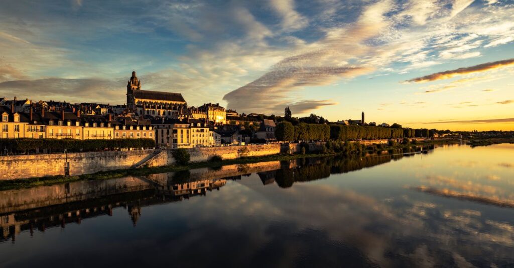 découvrez des hôtels pas chers à mâcon et comparez les options pour trouver un hébergement confortable au meilleur prix.